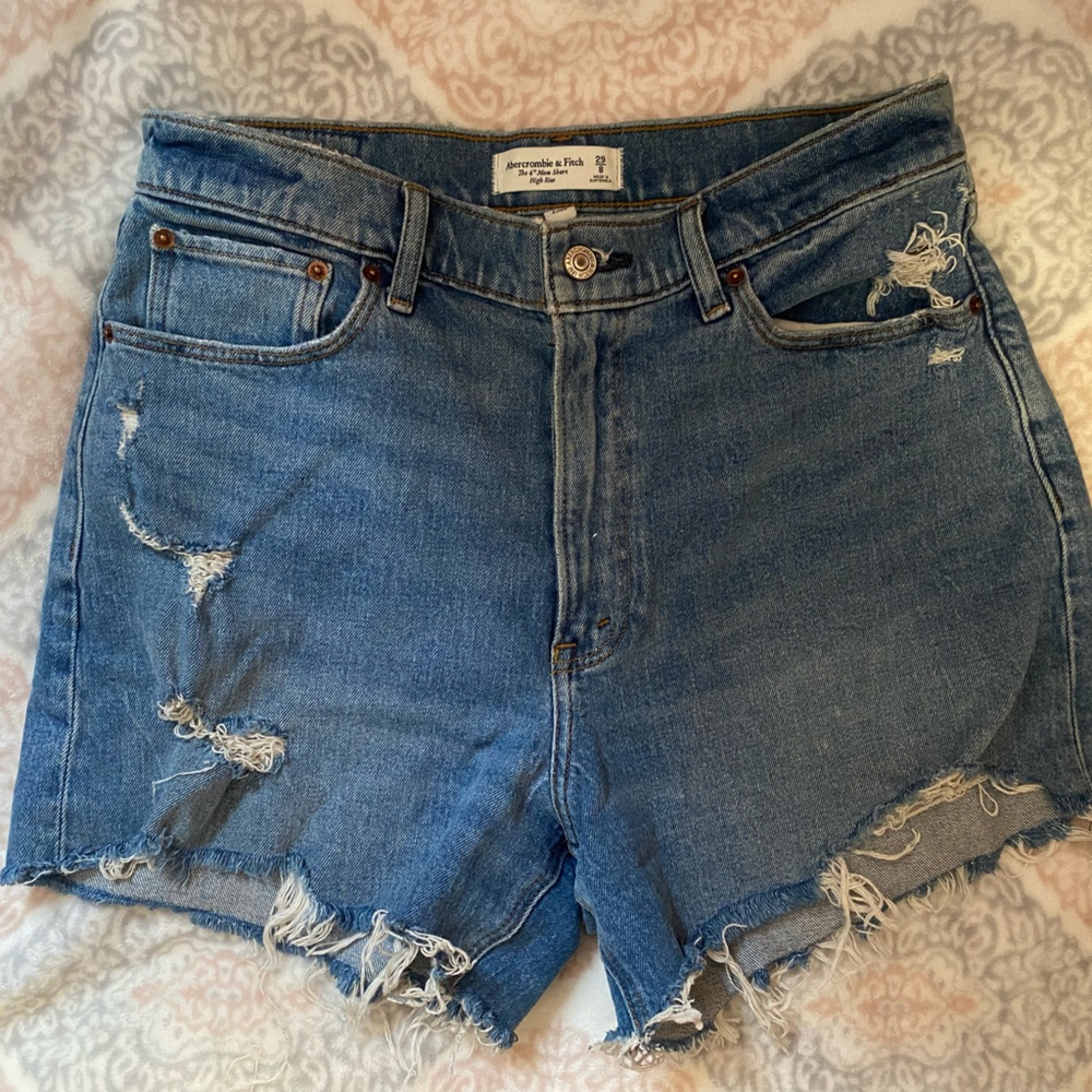 Abercrombie Curve Love High Rise 4 Inch Mom Shorts Size 29